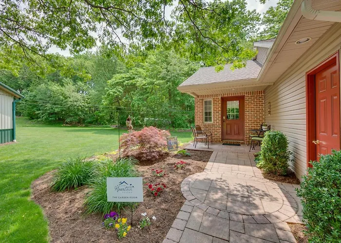 Cozy Garden Room In Welsh Mountain Suites!